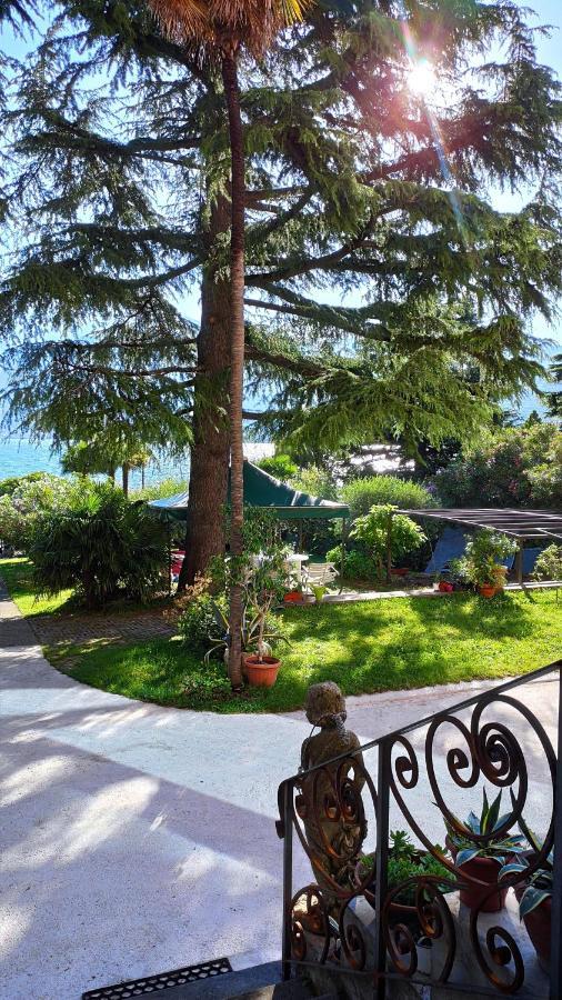 Villa Riva Lago - Apartment With Parking Tavernola Bergamasca Exterior foto